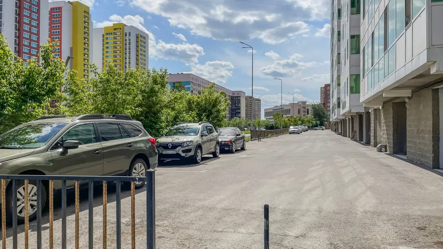Кумисбекова 9А — парковка, фото 1